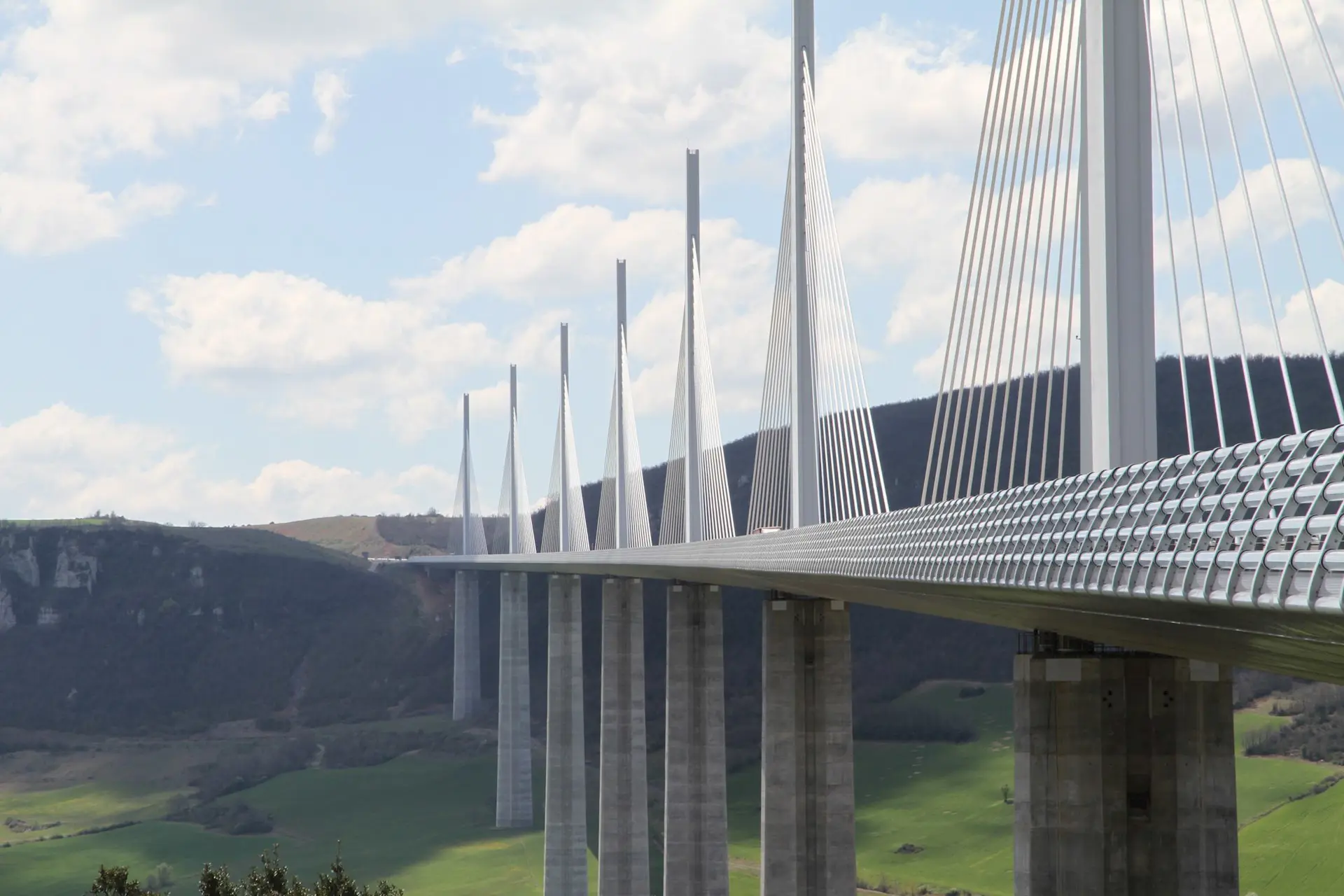 Cornell University to put safety nets on gorge bridges where 3