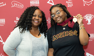 Mom And Daughter 650X390