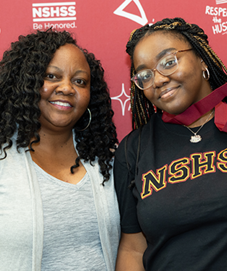 Mom And Daughter 650X390